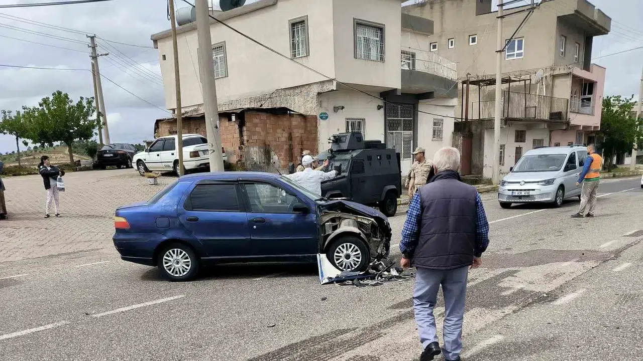 Midyat yolunda korkutan kaza: Motosiklet sürücüsü hastanelik oldu