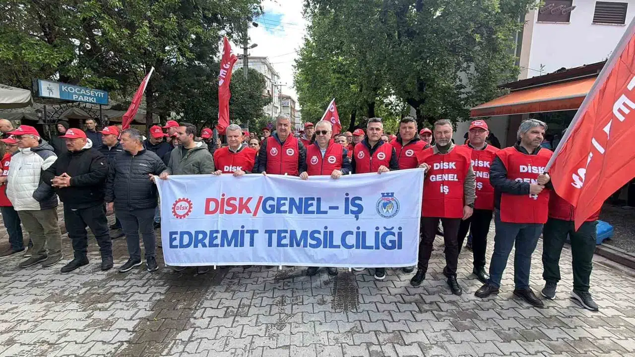 Edremit’te 1 Mayıs coşkusu: Binler meydanlara aktı, emekçiler hakları için tek ses oldu
