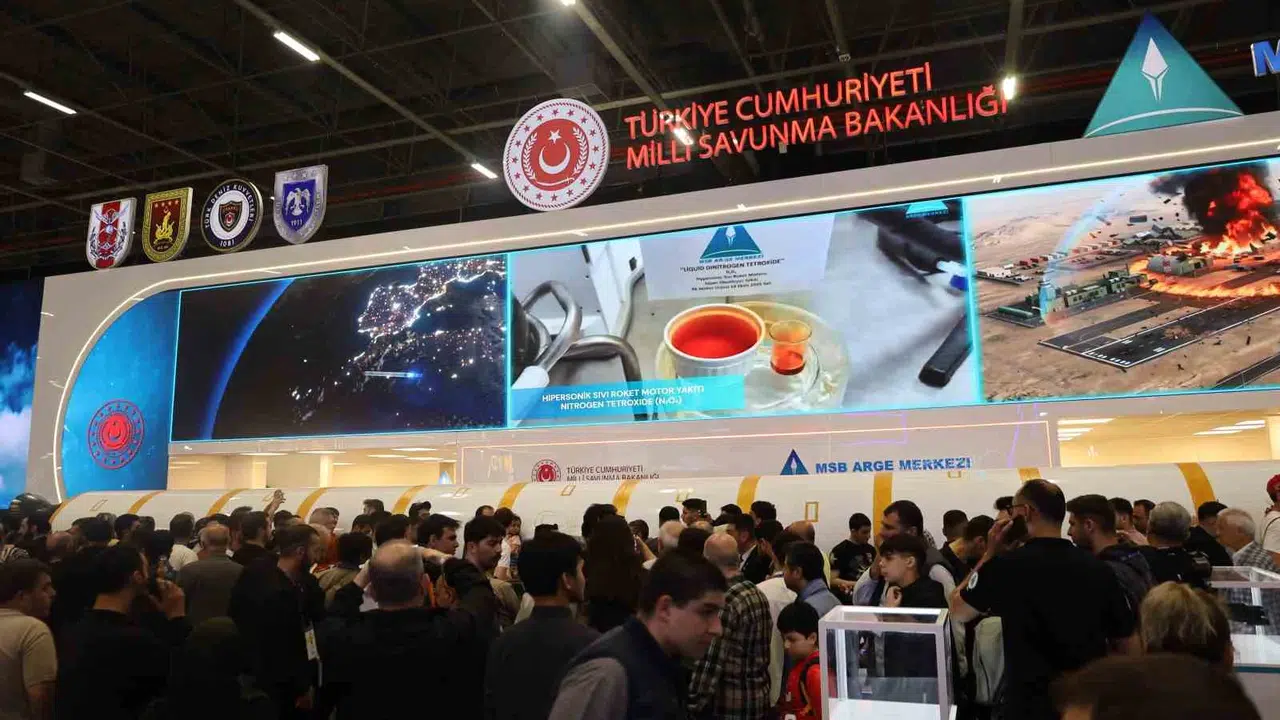 SAHA 2026'da tarihi gün: Dev füze YILDIRIMHAN ziyaretçileri büyüledi