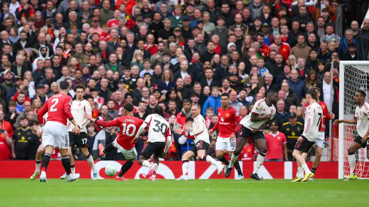 Old Trafford'da nefes kesen düello: Manchester United dev maçta Liverpool'a geçit vermedi