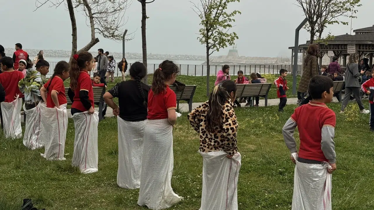 Gençler Uzun Mehmet Camii’nde buluştu: Değerler eğitimi şenliğe dönüştü