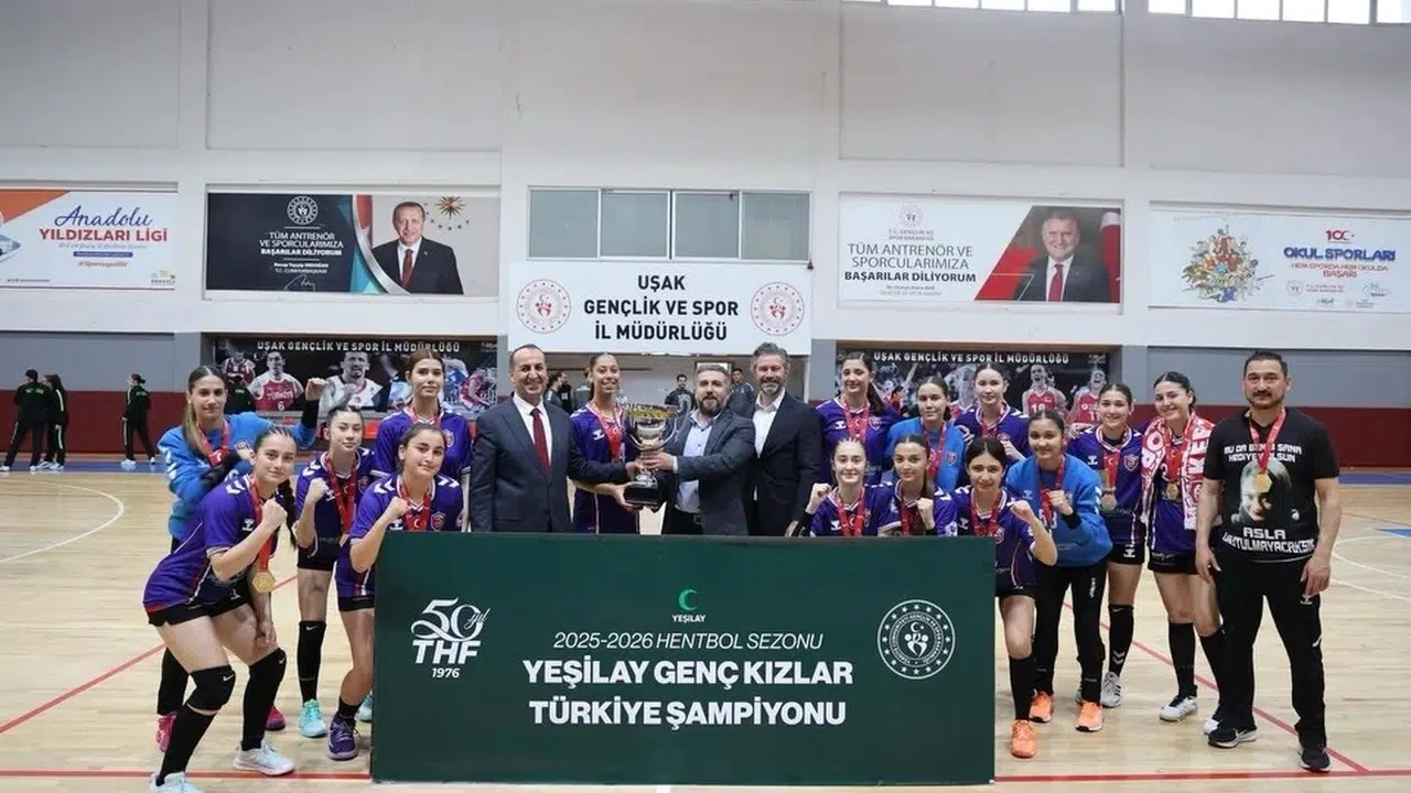 Zirveye ambargo koydular: Kepez’in genç kızları Türkiye’nin gururu oldu