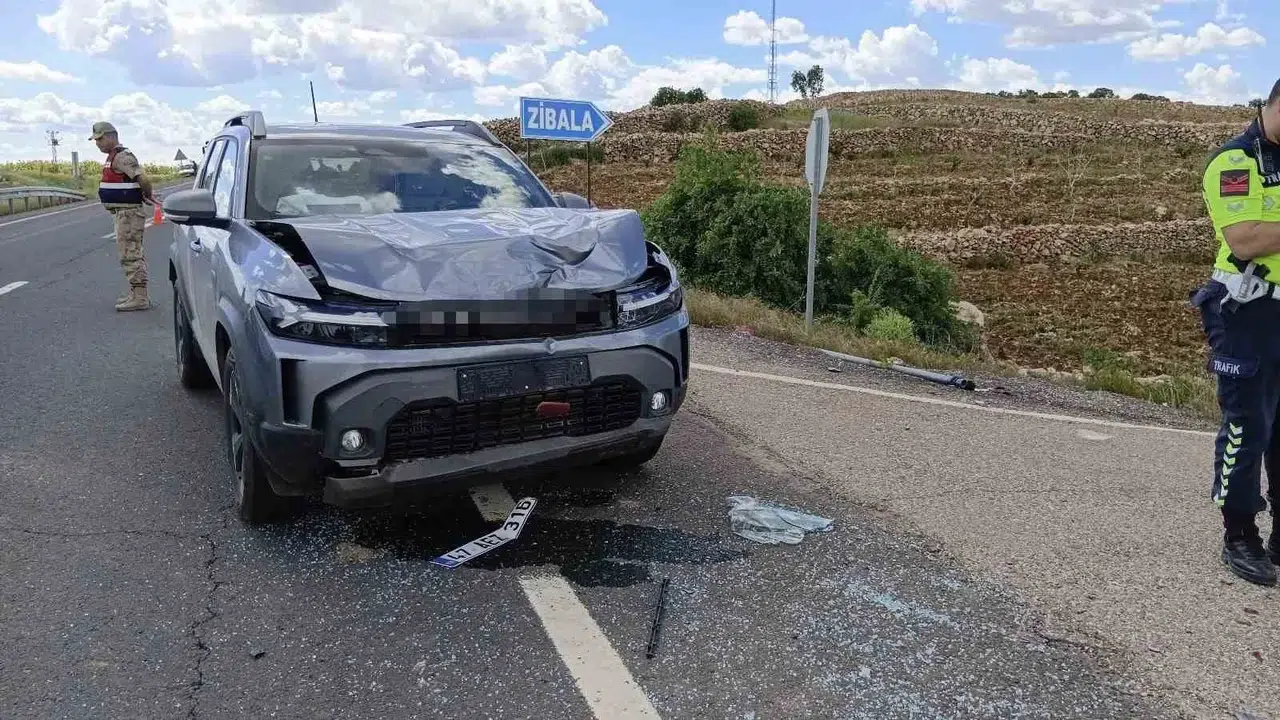 Midyat’ta ortalık savaş alanına döndü: Şarampole uçan araçtan 4 yaralı çıktı