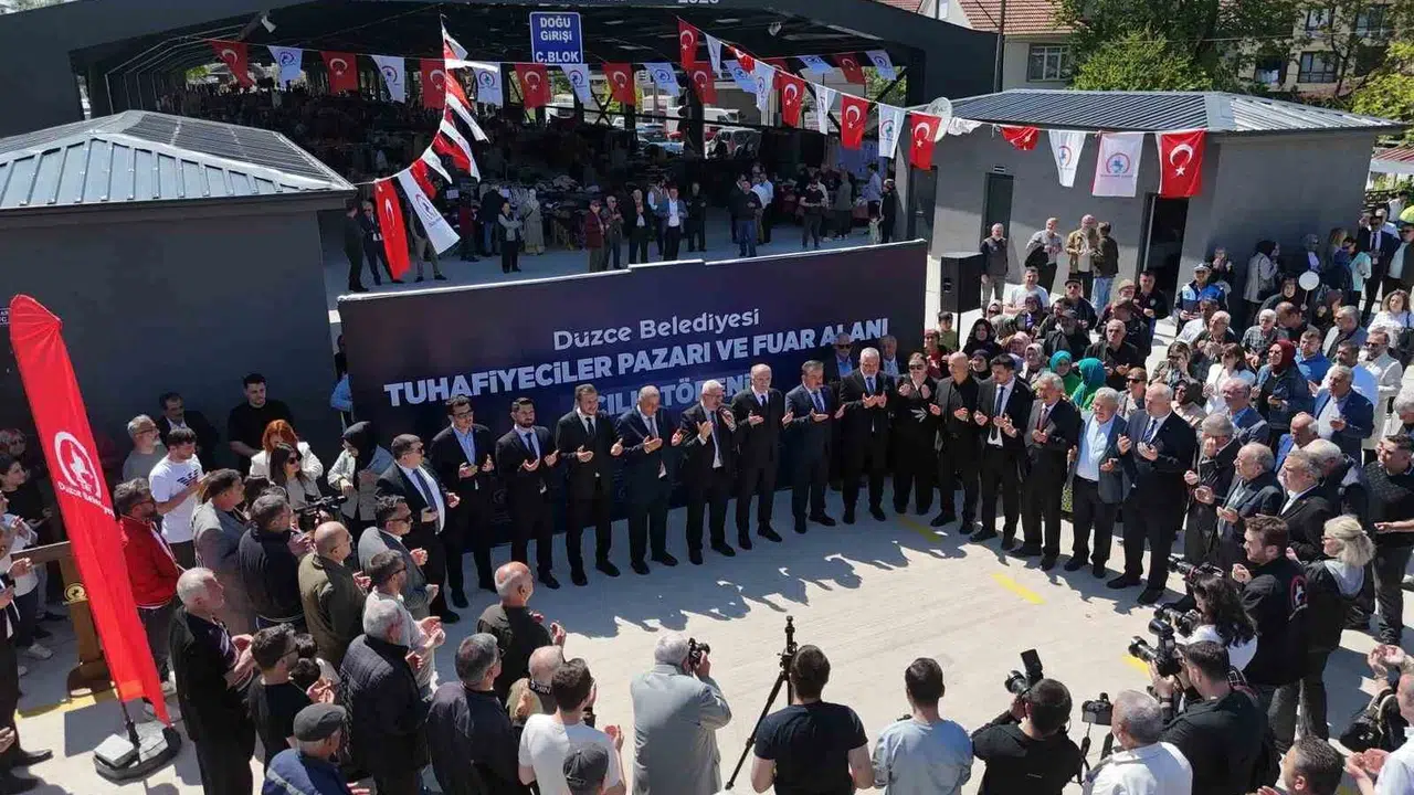 Düzce’de Hizmet Maratonu: Tuhafiyeciler Pazarı Kapılarını Açtı