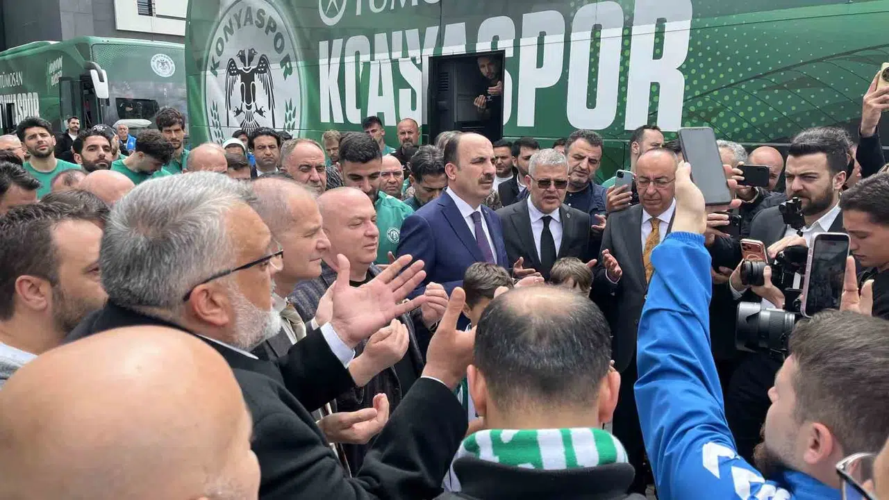 Konyaspor’da kupa heyecanı: Antalya yolculuğu meşalelerle başladı