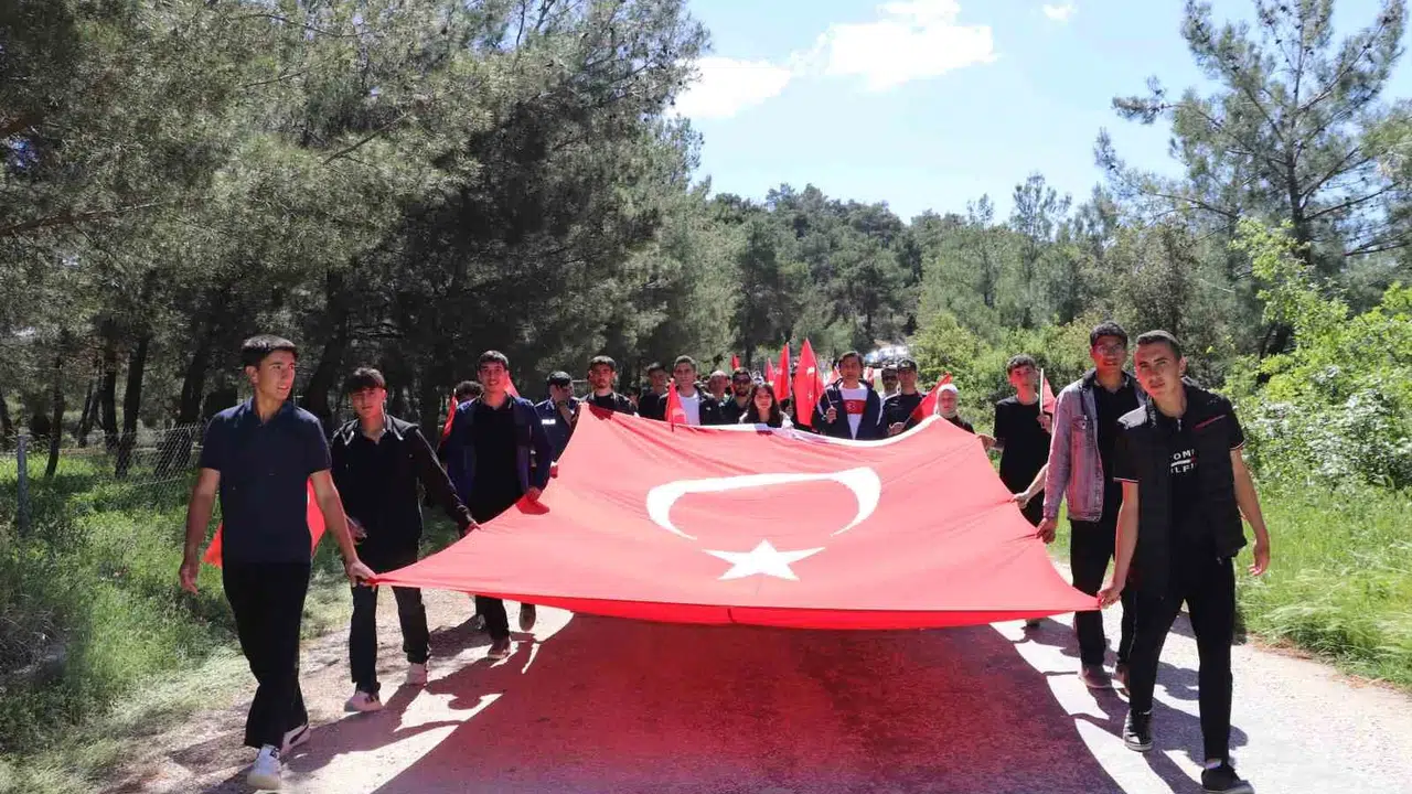 Selendi’de yeşil seferberlik: Geleceğimiz için ormanları temizlediler