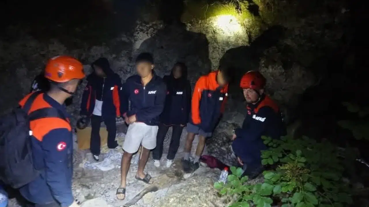 İzmir'de korku dolu bekleyiş mutlu bitti: Kayıp 4 genç ormanda bulundu
