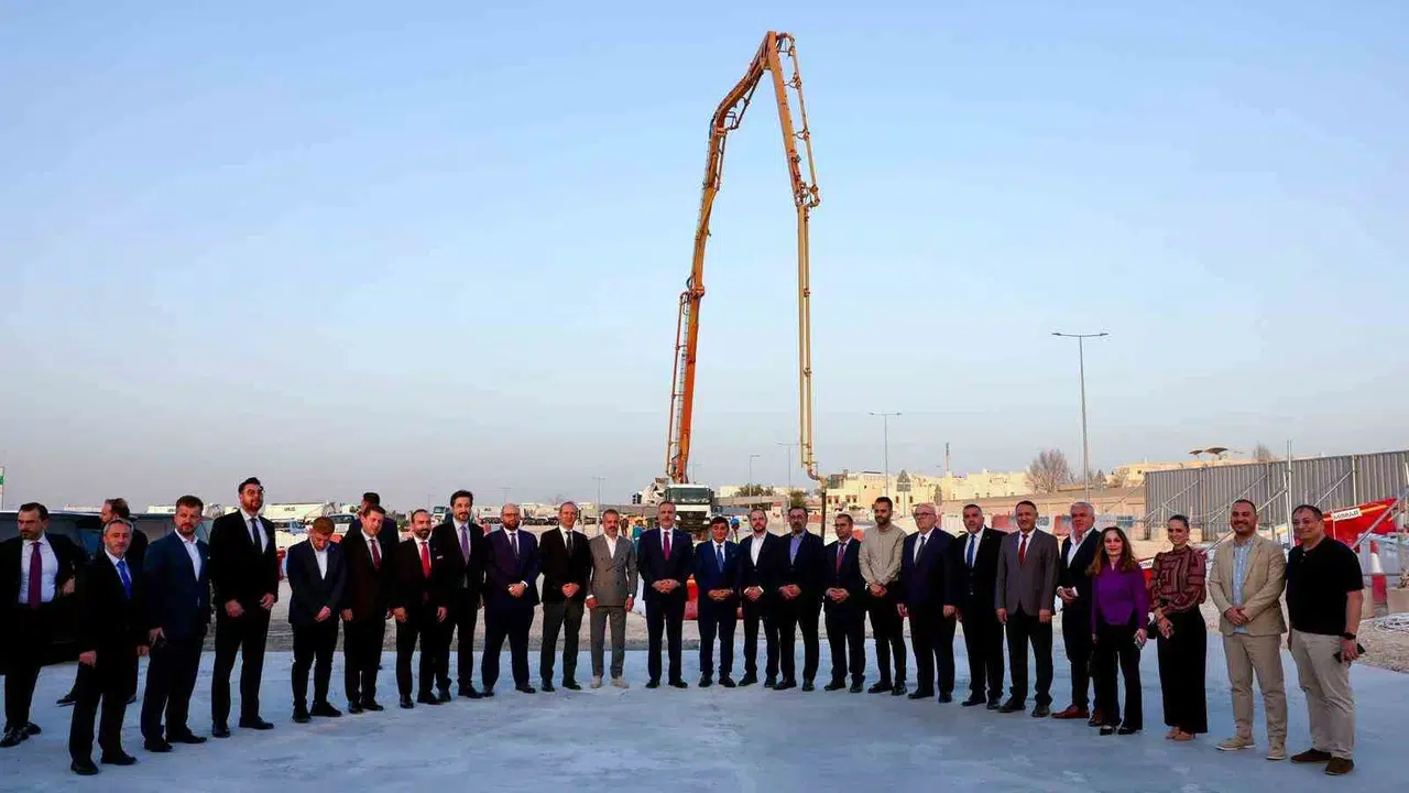 Doha'da eğitime Türk imzası: Bakan Fidan şantiyeyi bizzat denetledi
