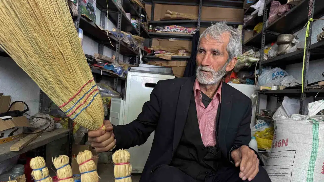 Topraktan tezgaha 31 yıllık emek: 67 yaşındaki Hakkı Usta el emeğiyle geçimini sağlıyor