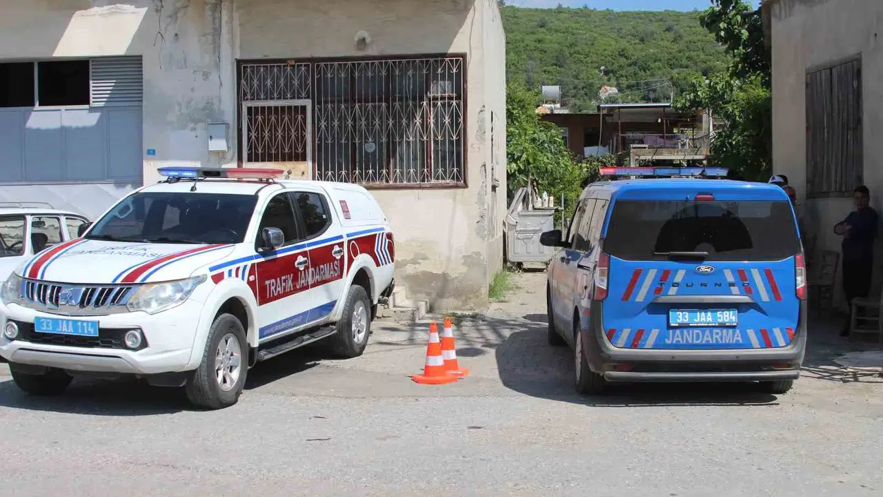 Mersin’de dehşet saçan saldırganın son durağı: Bölge giriş çıkışlara kapatıldı