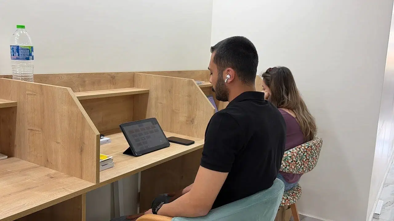 Osmaniye’de öğrencilerin yeni buluşma noktası: Genç Kitap Kafe kapılarını açtı