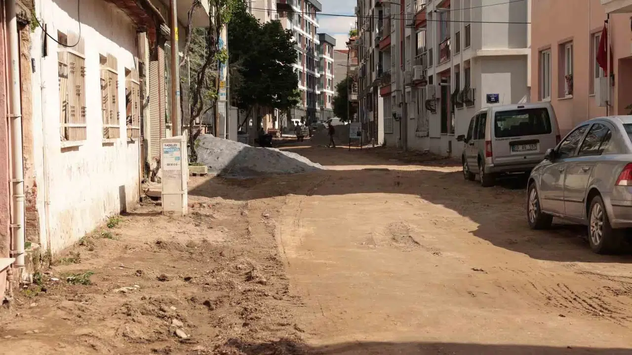 İncirliova’da dev dönüşüm: 16 milyon liralık yatırımla yollar baştan aşağı yenileniyor