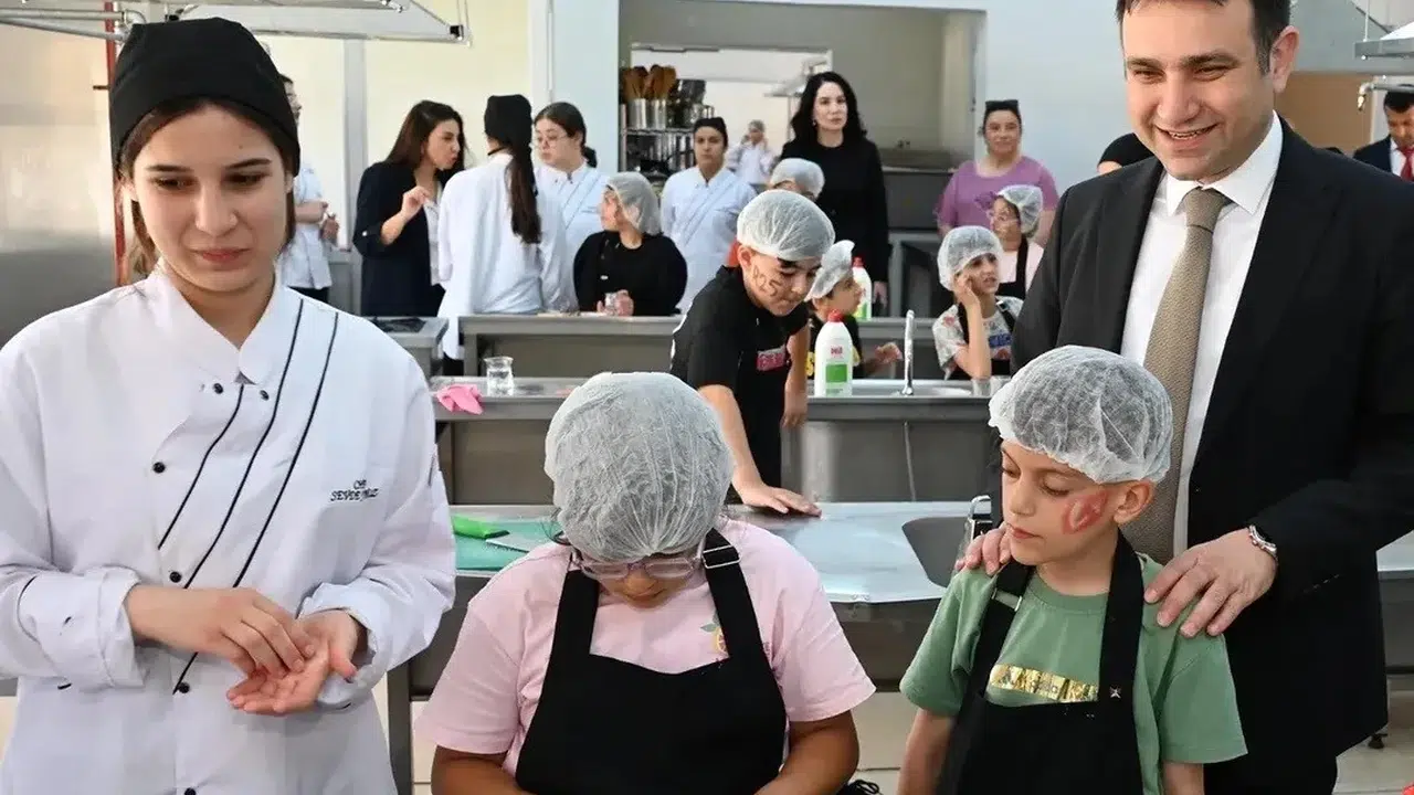 Küçük şefler mutfağa girdi: Meslek liselilerle lezzet dolu bir gün