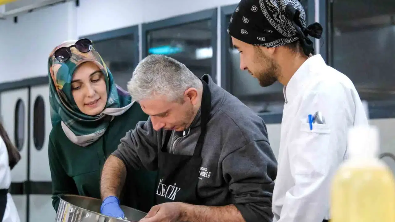 Mutfakta engel tanımadılar: Özel bireylerin tatlı heyecanı yüzleri güldürdü