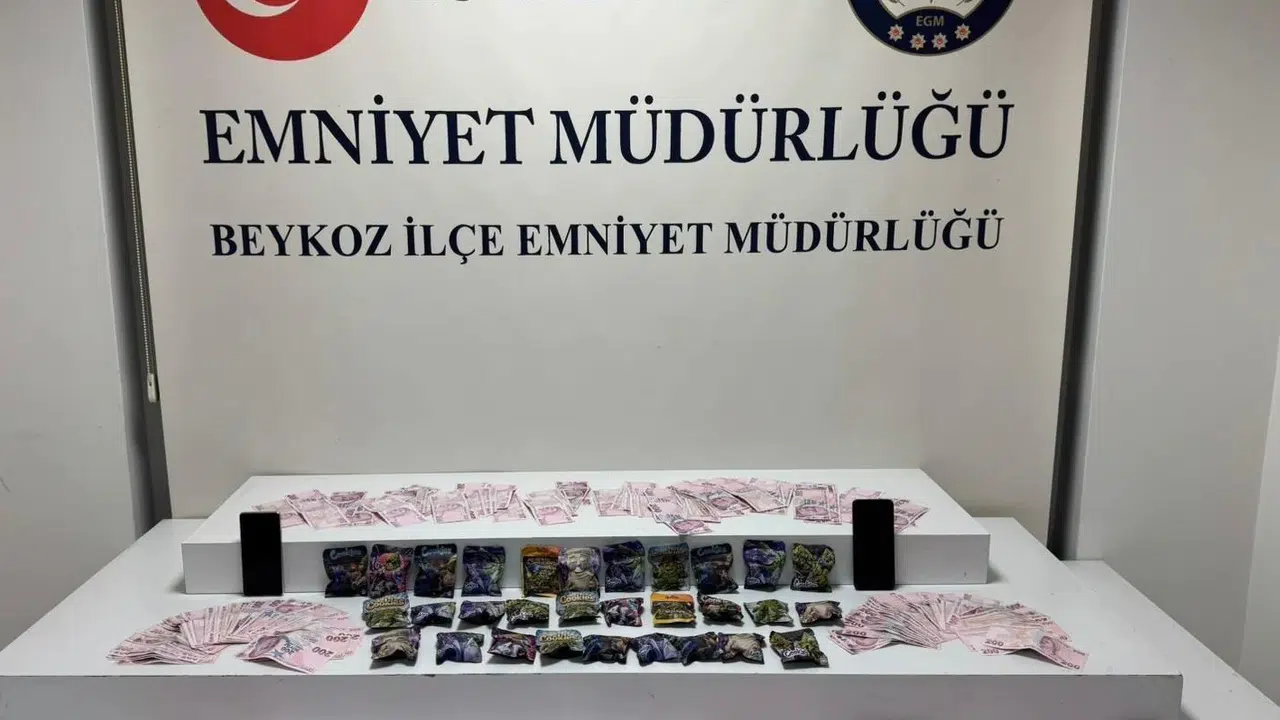 Beykoz’da gece yarısı operasyonu: Narkotik köpeği aracın gizli bölmesini saniyeler içinde deşifre etti