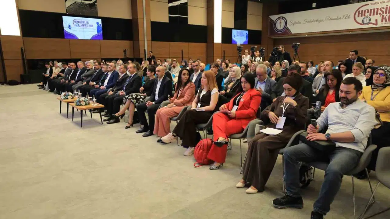 Türk hemşireler dünya sağlık sisteminin gözdesi oldu:  Bilgi birikimimiz küresel çapta takdir topluyor