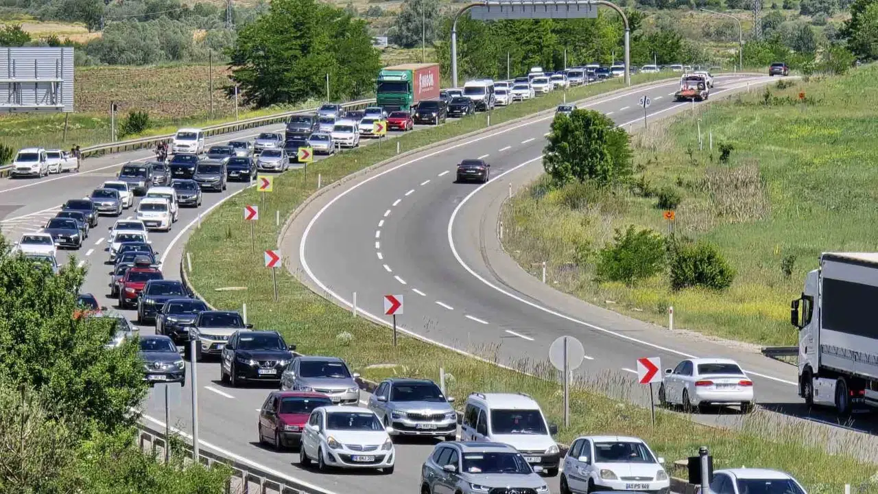 Karabük trafiğinde hareketlilik sürüyor: İşte son verilerle şehirdeki araç bilançosu