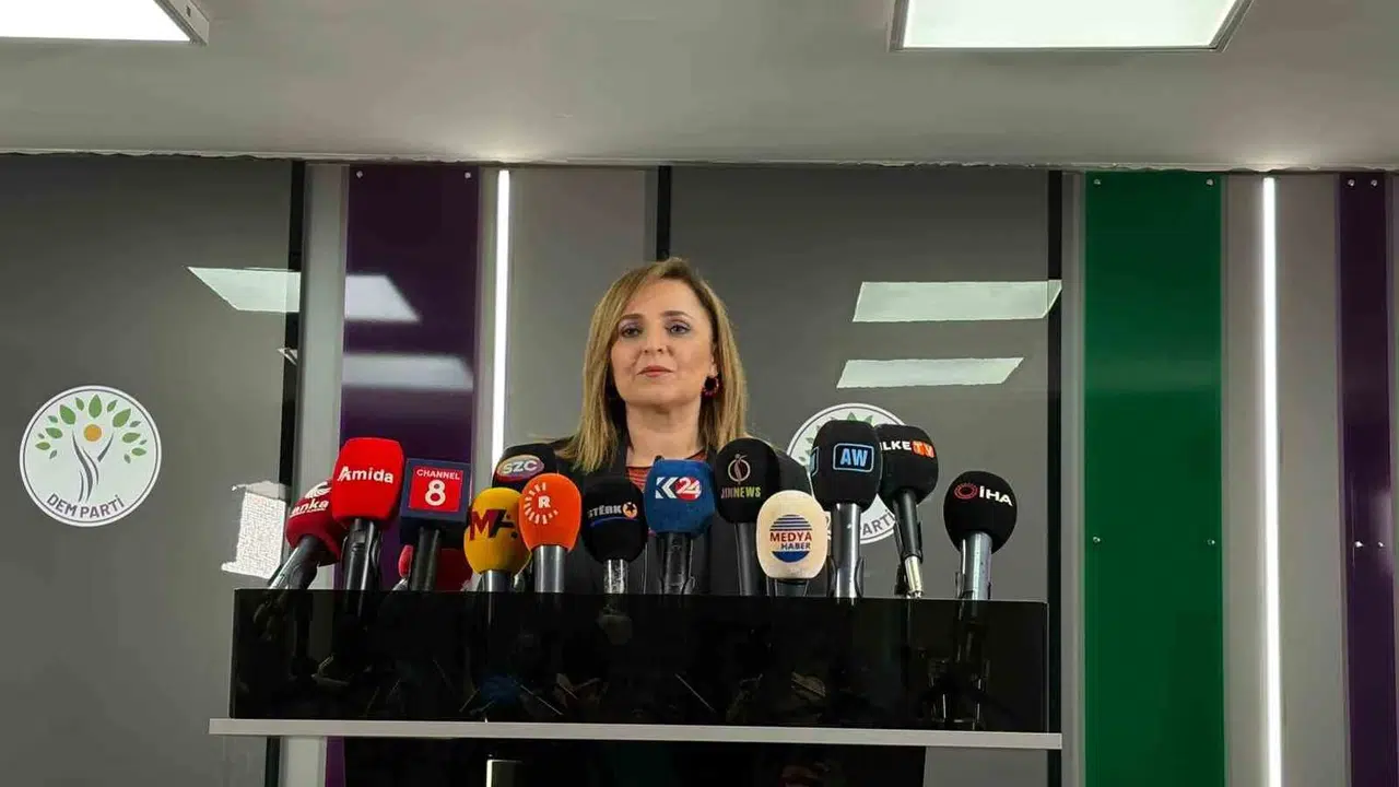 DEM Parti'den Bahçeli'nin  yeni hamle  çıkışına destek: Süreçte ikinci aşama vurgusu