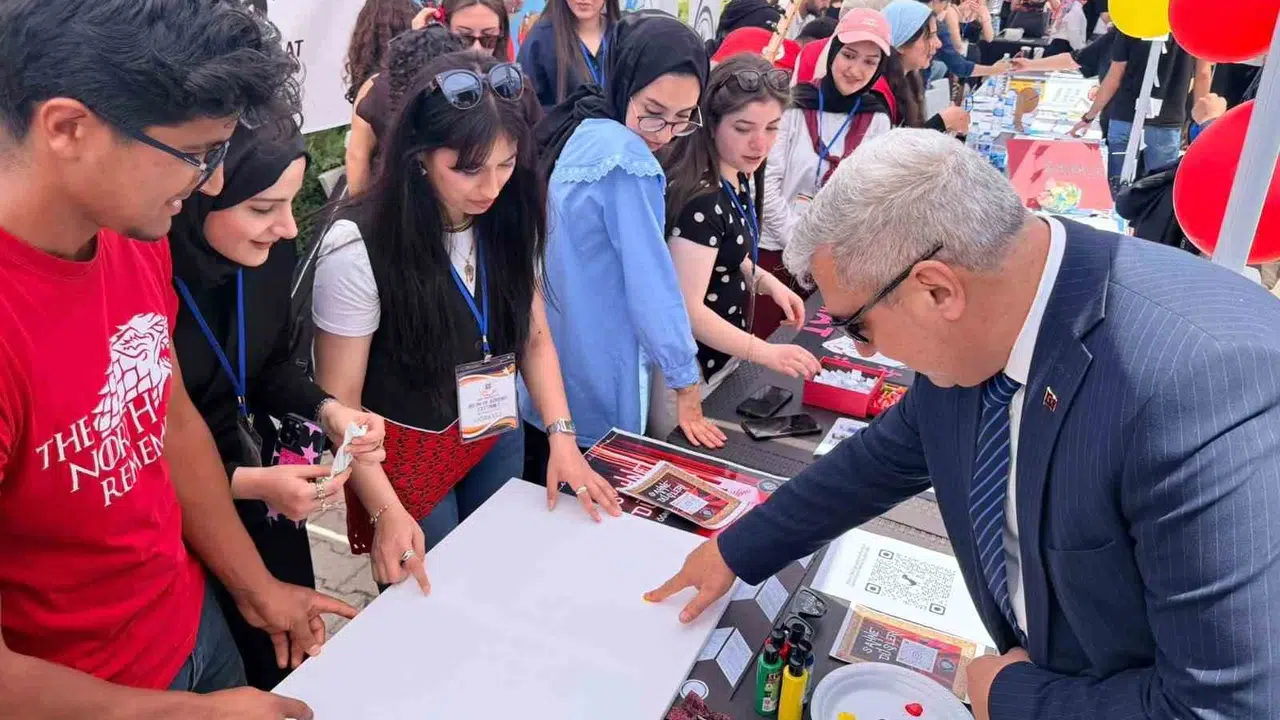 Gençlerin enerjisi kampüse taştı: Fırat Üniversitesi’nde bilim ve eğlence bir arada