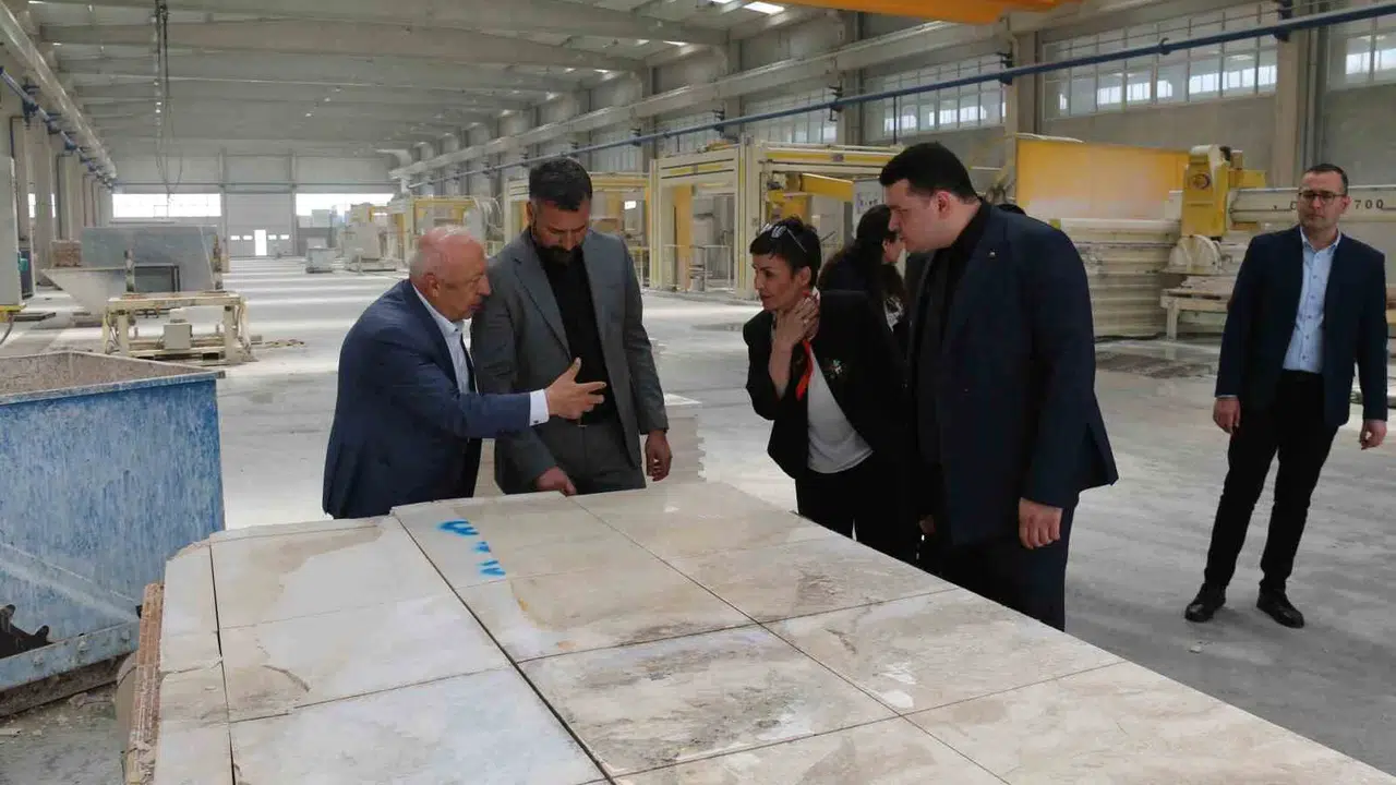 Eskipazar’ın sarı hazinesi dünyaya açılıyor: Afyon modelini yerinde incelediler