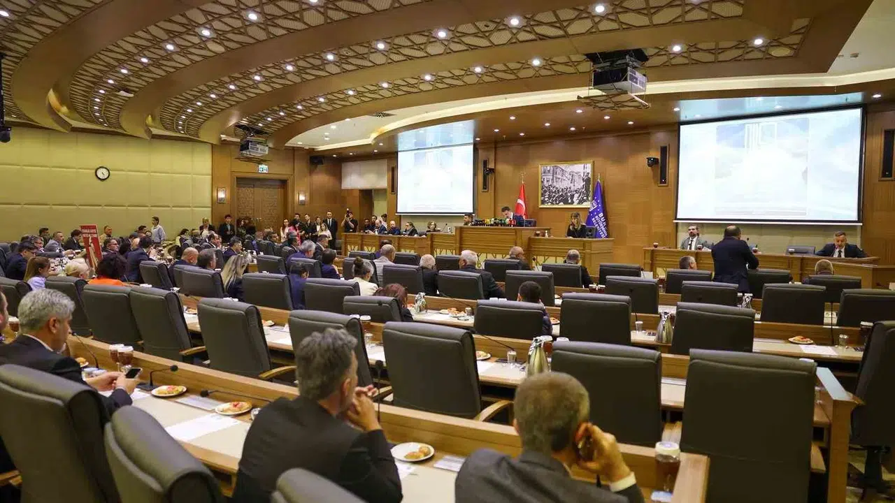 Bursa'da su yönetimine tam not: BUSKİ'nin 2025 karnesi meclisten geçti