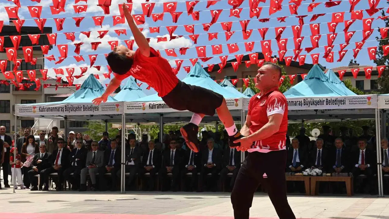 Kahramanmaraş’ta 19 Mayıs coşkusu: Milli İrade Meydanı gençlerin enerjisiyle doldu taştı