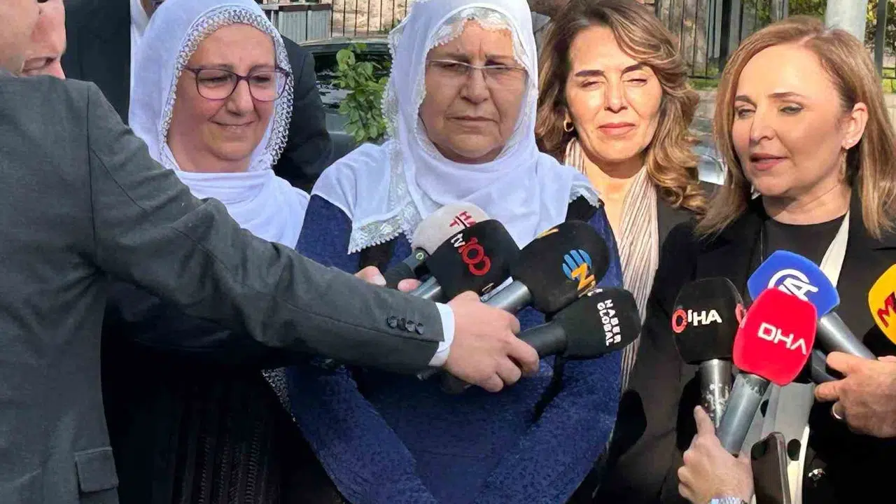 Anneler Günü'nde kritik başvuru: Barış Anneleri'nden Adalet Bakanlığı'na Öcalan talebi