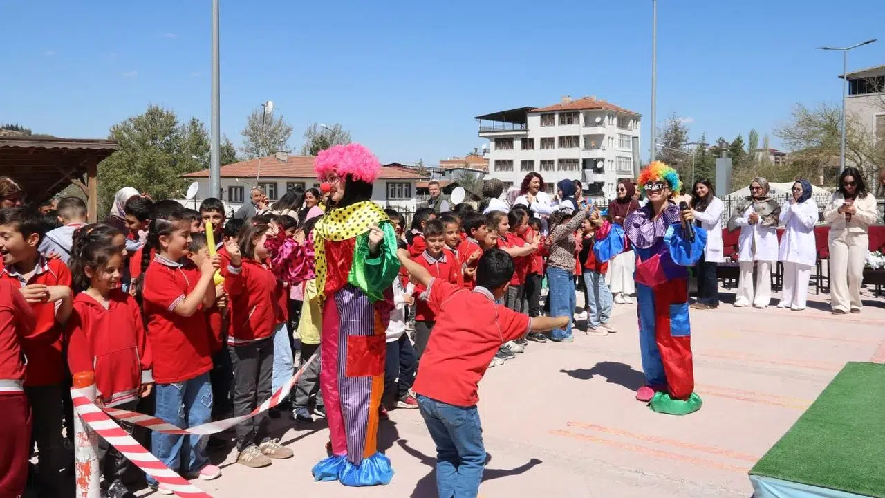 Geleceğin bilim insanları Gündüzbey'de buluştu: Merakın ateşi deneylerle yakıldı