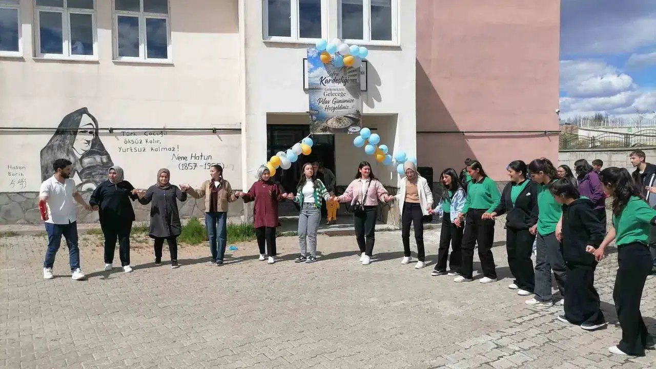 180 kilometrelik yolu aştılar: Karaçoban’da akademi ve Anadolu aynı sofrada buluştu