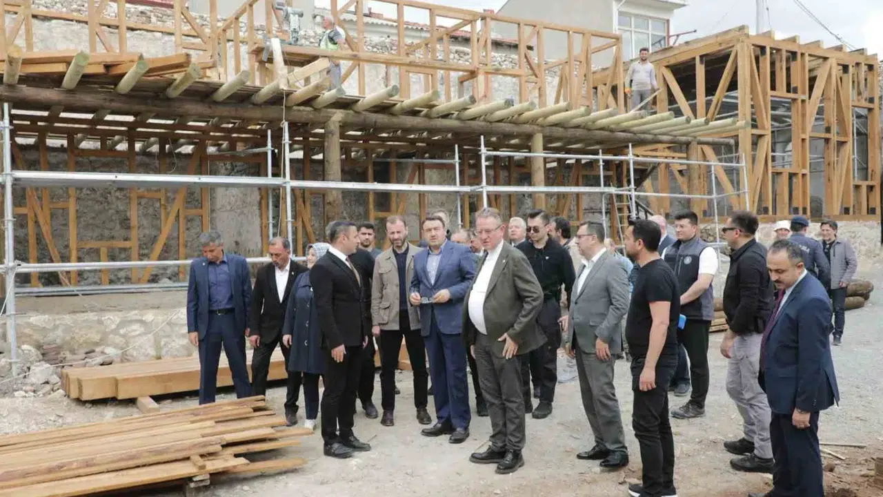 Emet'in çehresi değişiyor: Tarihi miras ayağa kalkarken can dostlar unutulmadı