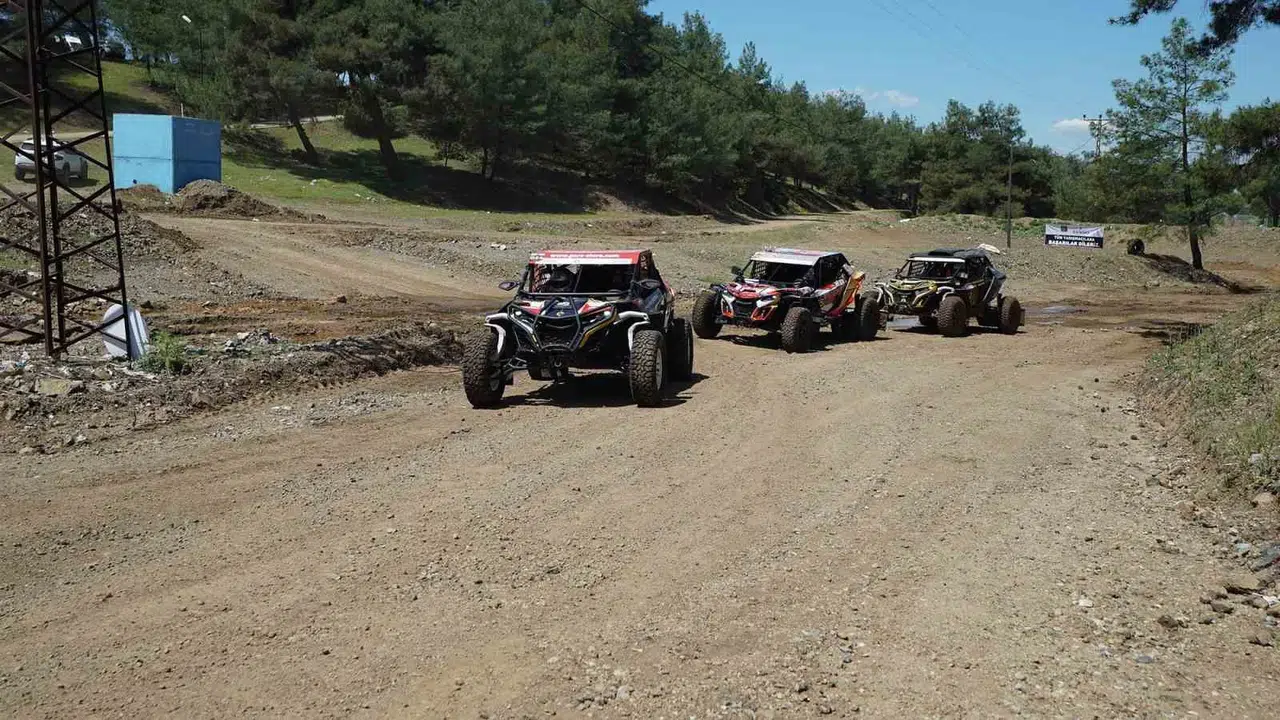 Motor sporlarında nefes kesen kapışma: Kapıçam’da çamur ve hız tutkusu zirve yaptı