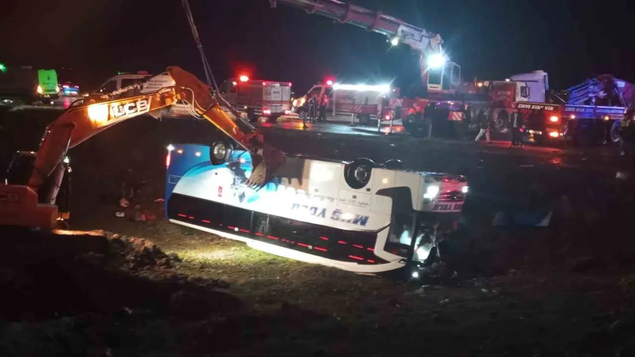 Malatya'da yolcu otobüsü faciası: 4 can kaybı, çok sayıda yaralı var