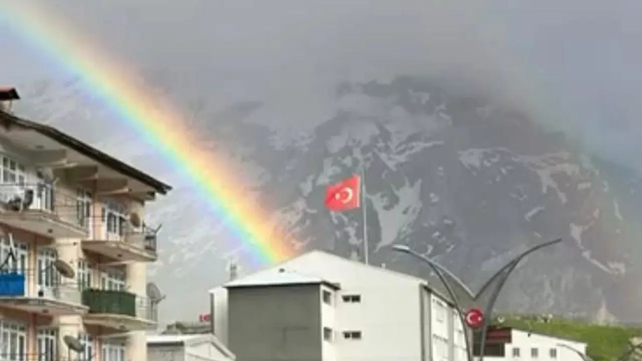 Hakkari semalarında görsel şölen: Yağmur sonrası o…
