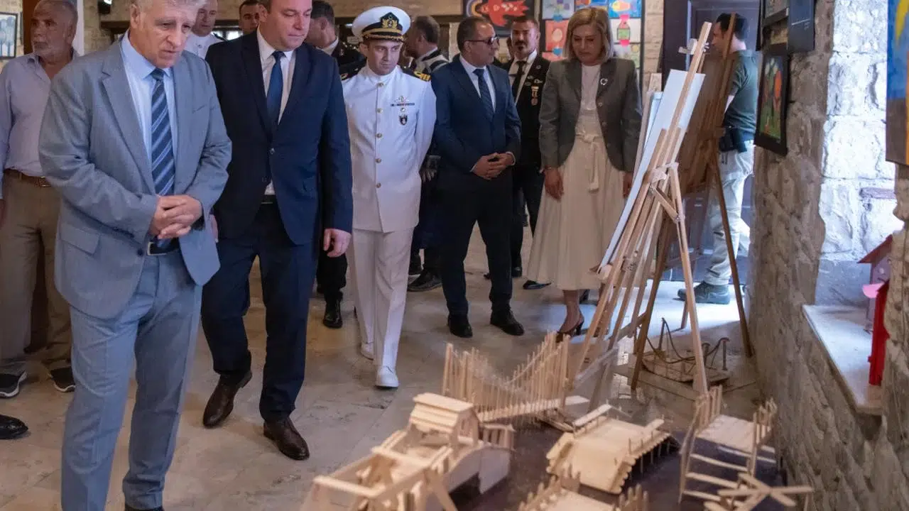 Genç yeteneklerin sanat tutkusu Kuşadası’nda buluştu: 170 eserlik görsel şölen