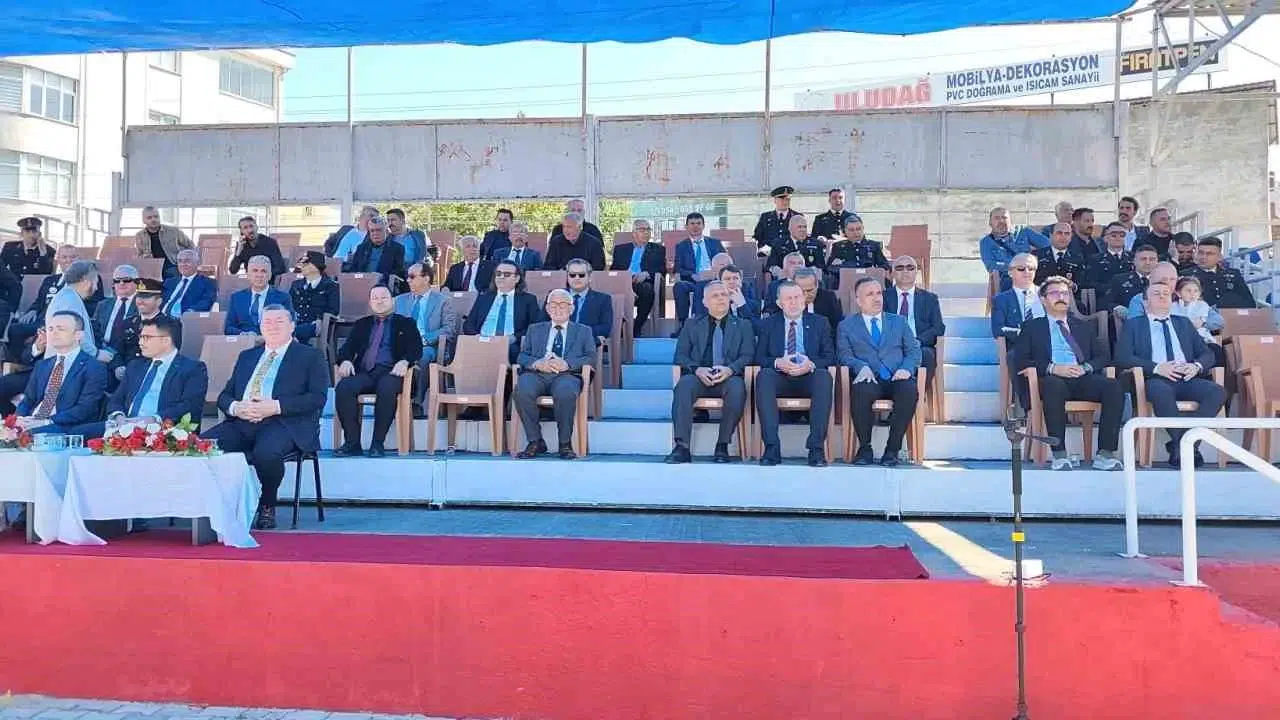 Alaplı’da 19 Mayıs coşkusu: Gençler Ata’sına olan bağlılıklarını haykırdı