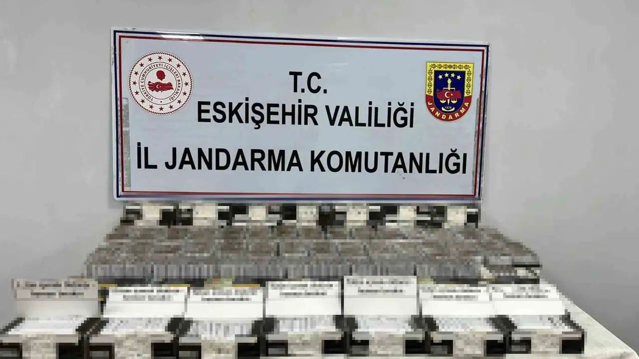 Eskişehir'de kaçak tütün operasyonu: Binlerce makaron ele geçirildi