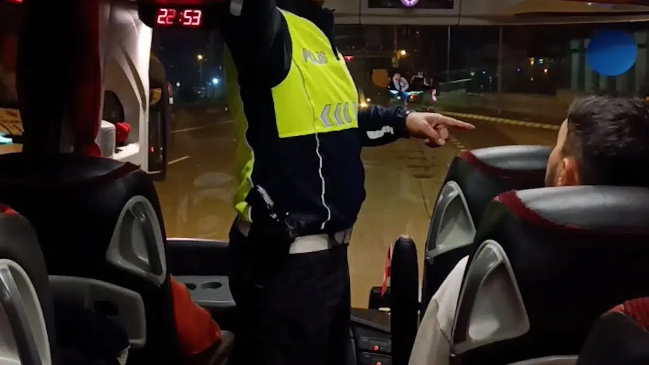 Otobüs yolculuklarında o detayı sakın atlamayın: Trafik komiserinden yolculara kritik uyarı