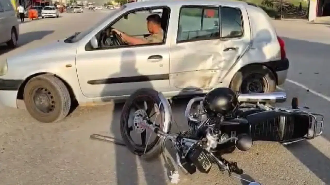 Gaziantep'te trafik kazası: U dönüşü yapmak isteyen otomobil motosikletle çarpıştı
