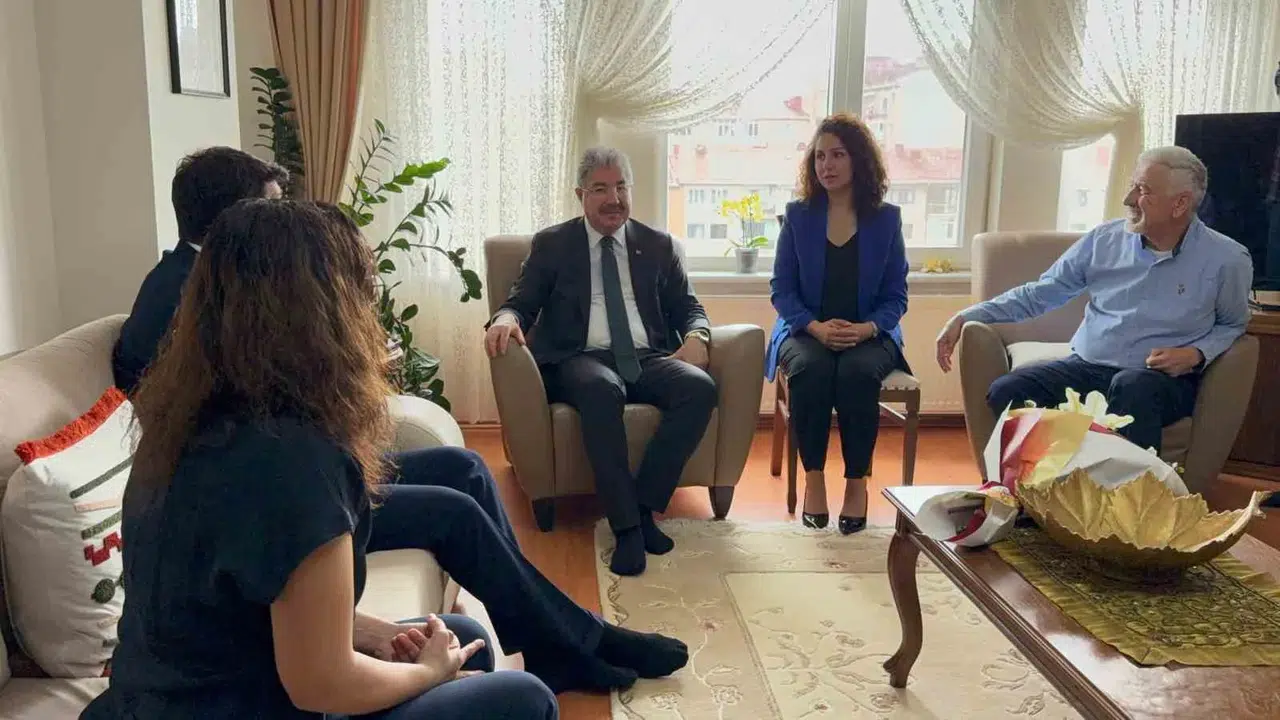 İmkansız  dediler, onlar zirveye yerleşti: Cumhurbaşkanı Erdoğan'ın ödüllendirdiği mühendis çiftin başarı hikayesi