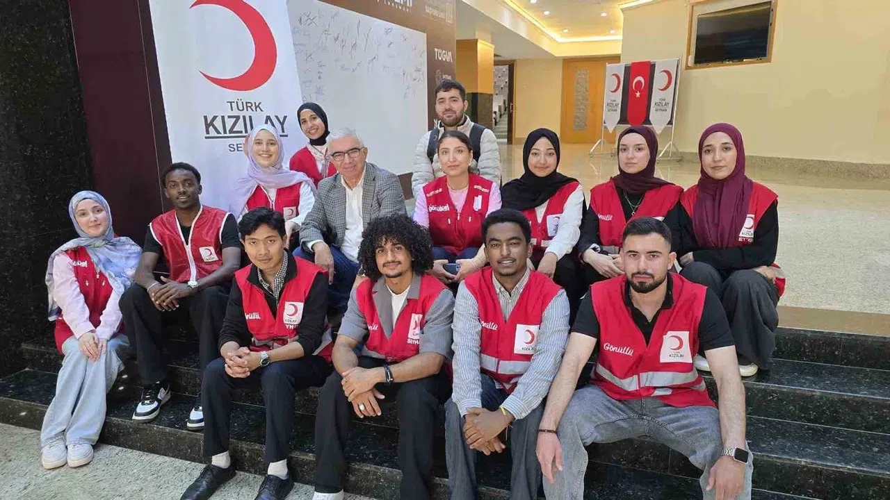 Kızılay’ın asırlık iyilik destanı gençlerle buluştu: Bizim hikayemiz milletimizle yazıldı