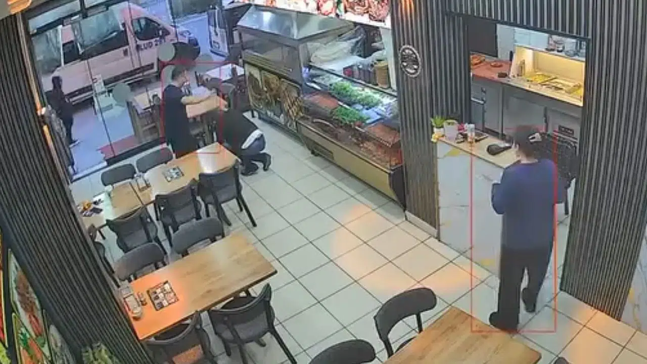 Lokmada ölümden döndü: Esenyurt'ta saniyelerle yarışan kahraman işletmeci