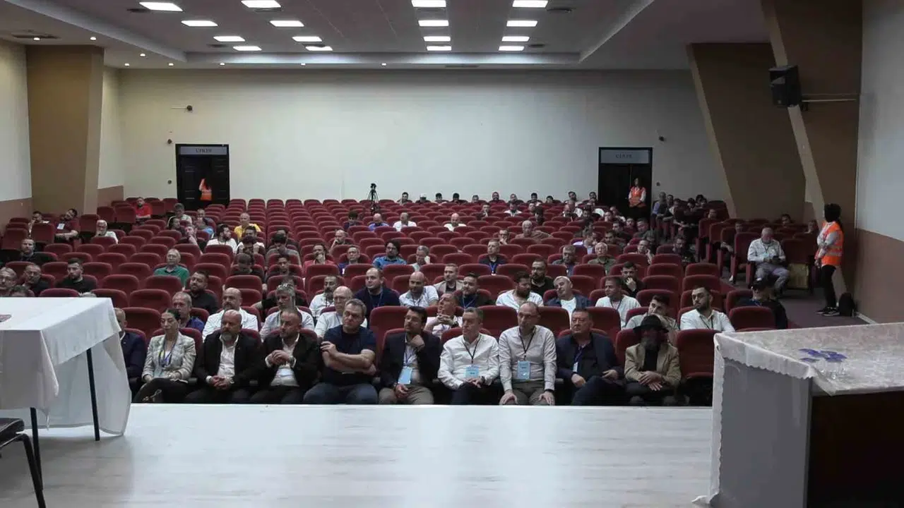 Altay’da sessiz çığlık: Tarihi kulübün kapısını kimse çalmadı