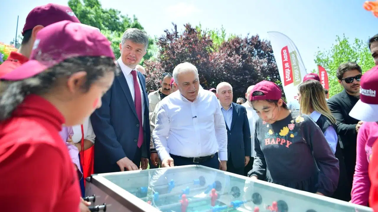 Fatih’te özel çocuklar için unutulmaz gün: 10. Engelsiz Şenlik renkli görüntülere sahne oldu
