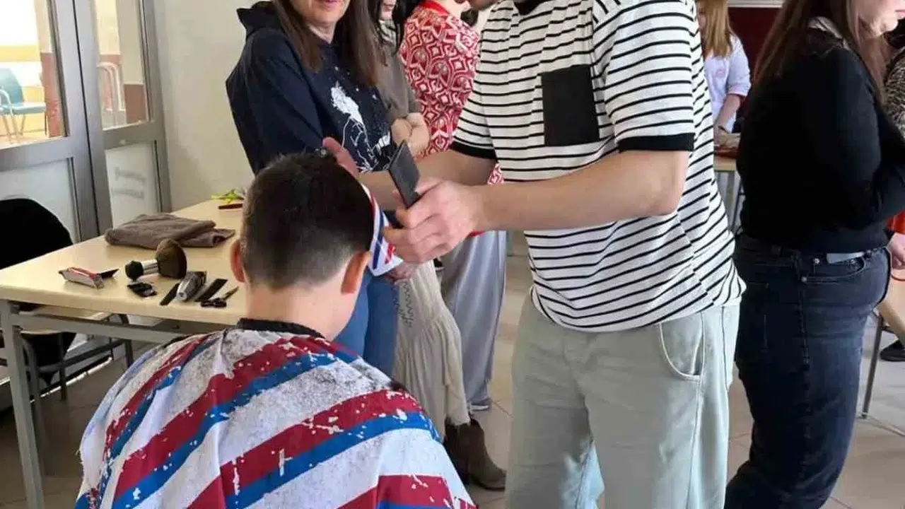 Makas sesleri mutluluğa dönüştü: Boyabat’ta özel yüreklere anlamlı dokunuş