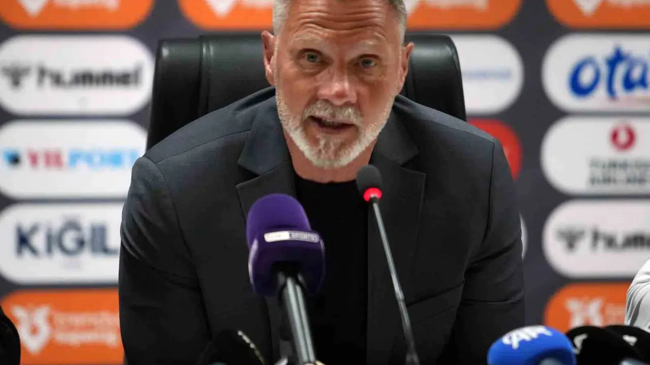 Samsunspor'da Fink'ten şampiyonluk yarışına net mesaj: Biz kimsenin figüranı değiliz
