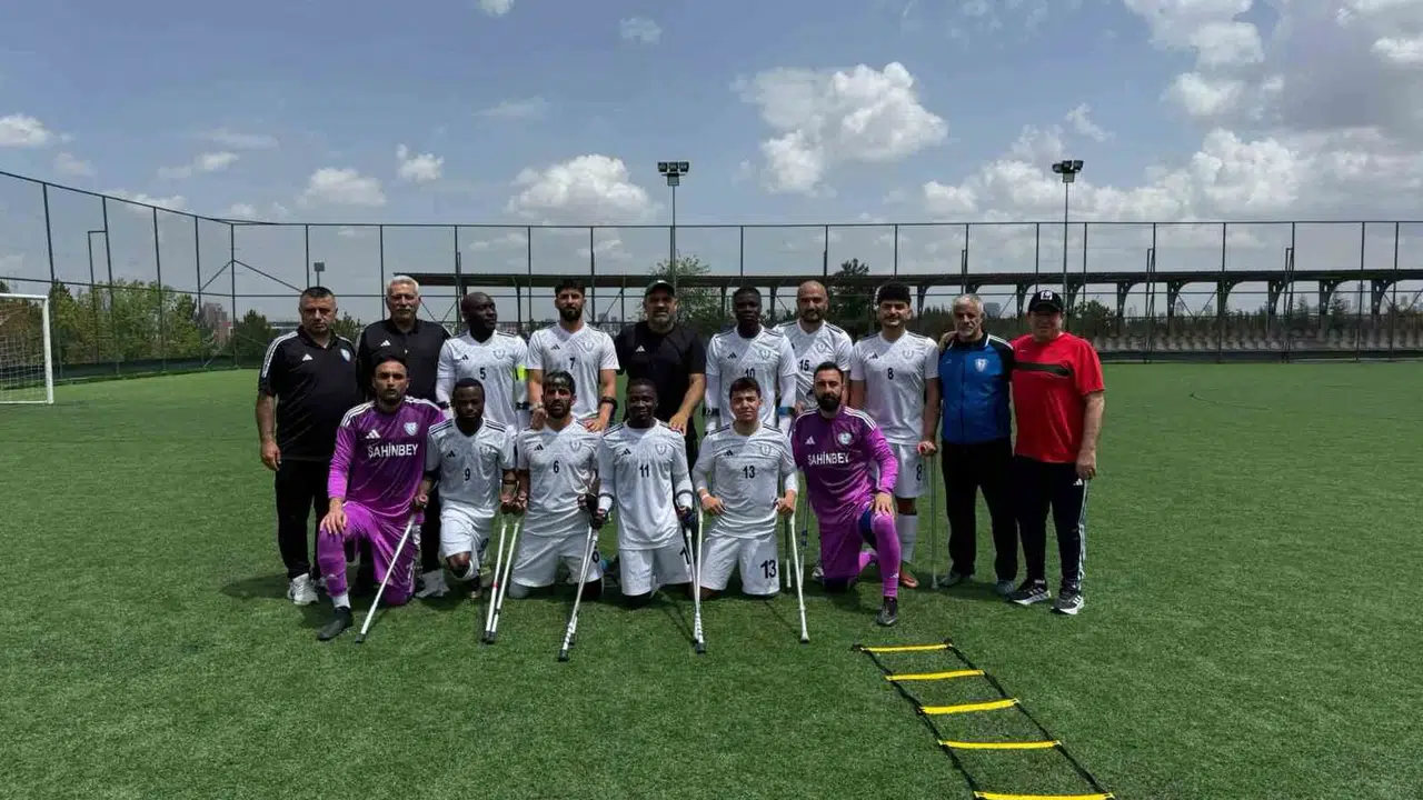 Şahinbey Ampute Futbol Takımı'ndan gövde gösterisi: Zirve yolunda kayıpsız ilerliyorlar