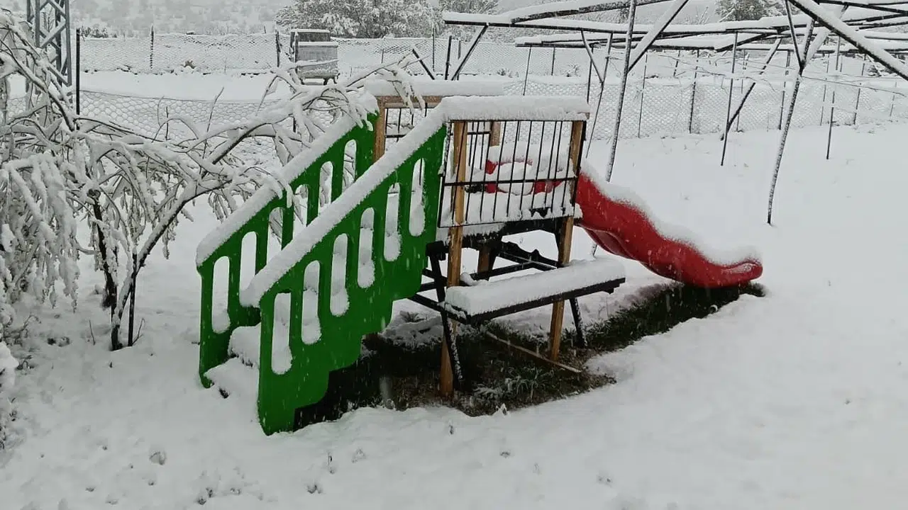 Mersin’de mevsim normalleri altüst oldu: Mayıs ayında lapa lapa kar yağdı