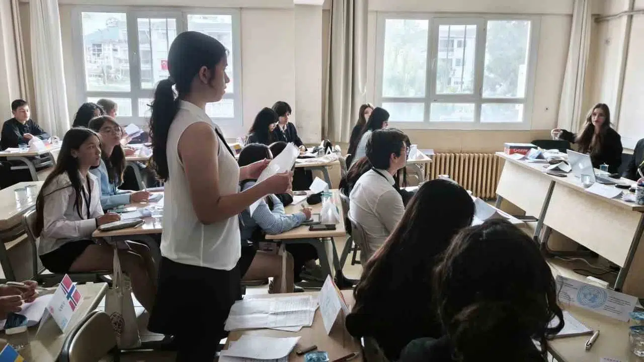 Genç diplomatlar Nazilli’de buluştu: Küresel sorunlara yerel çözümler ürettiler