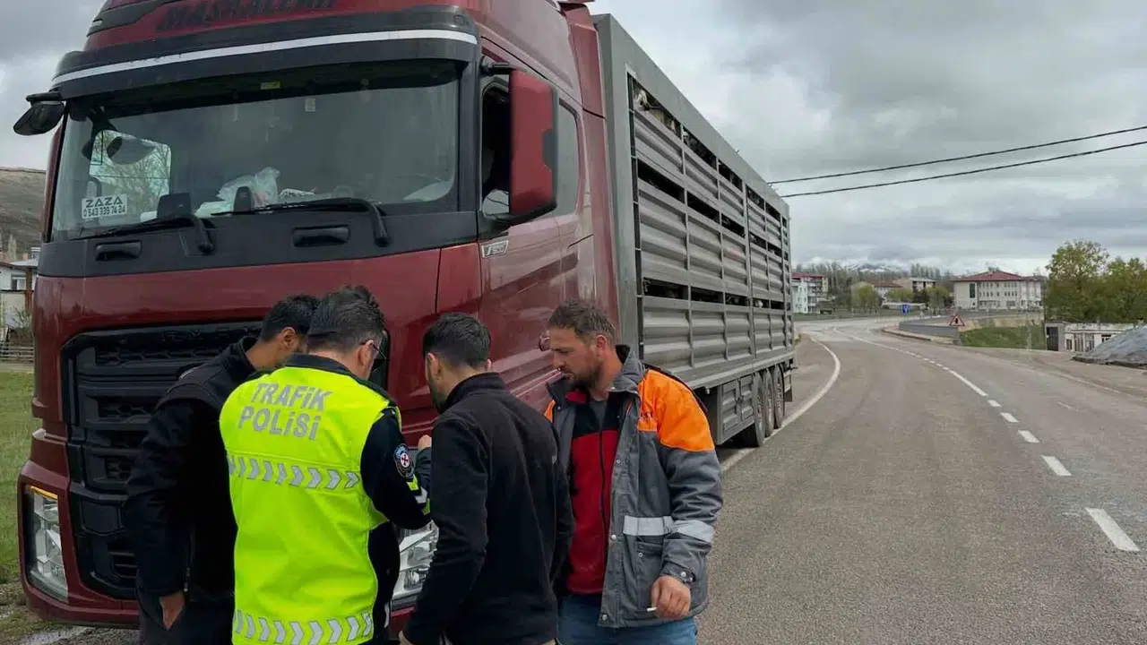Bayburt’ta bayram mesaisi: Aydıntepe yollarında sıkı denetim