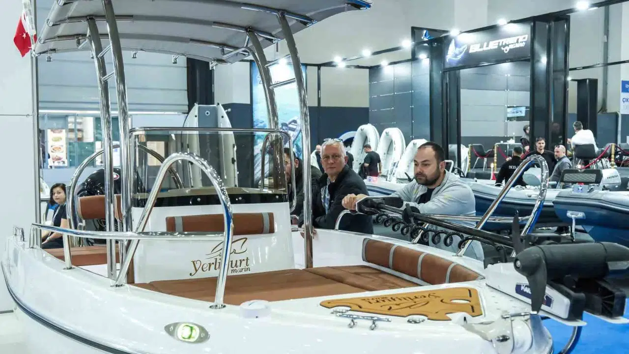 Deniz tutkunlarının rotası İzmir’e çevrildi: 30 milyon liralık tekneler görücüye çıktı